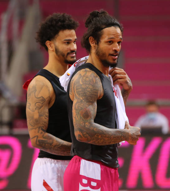 从而在激烈 从而在激烈